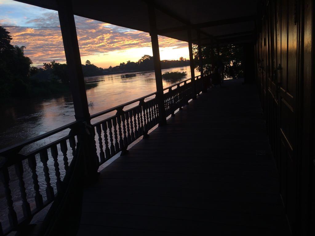 Riverside Bungalow Hotell Ban Dondét Eksteriør bilde
