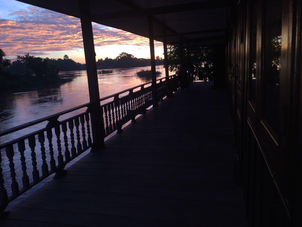 Riverside Bungalow Hotell Ban Dondét Eksteriør bilde