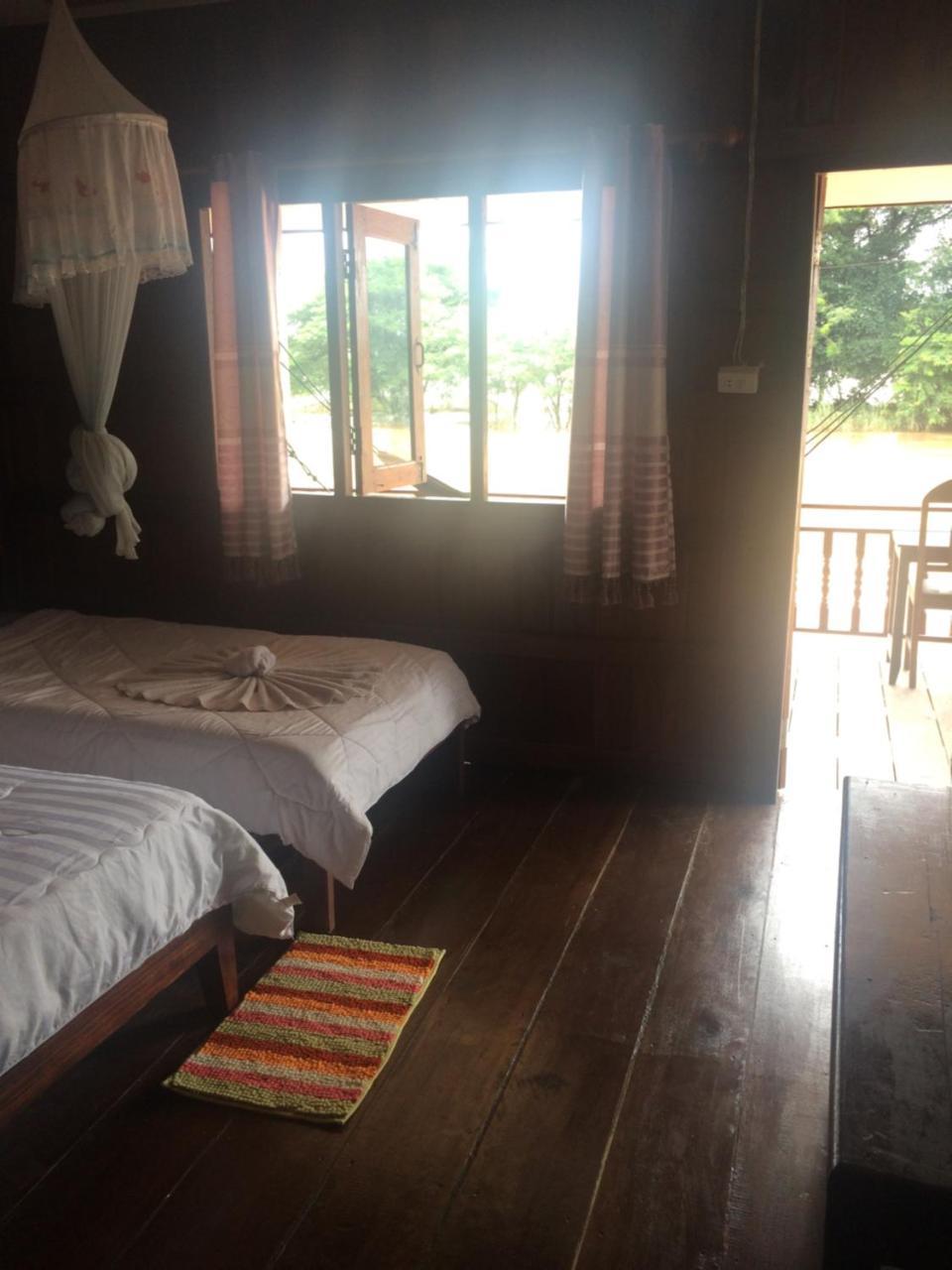 Riverside Bungalow Hotell Ban Dondét Eksteriør bilde
